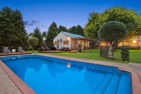 Avonlea, Bowral, Southern Highlands - Kempsey Accommodation 4