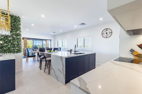 Away Nelson Bay, 29 Wollomi Ave - Spacious Family Home With Water Views, Pet Friendly, Wifi & Aircon - Kempsey Accommodation 1