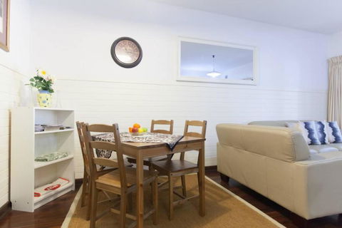 B2 Crawley Apartment 1 BRM & Sleepout Near UWA - Kempsey Accommodation 4