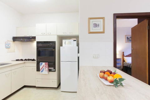 B3 Crawley Apartment 1 BRM & Sleepout Near UWA - Kempsey Accommodation 4