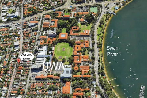 B6 Crawley Apartment 1 BRM & Sleepout Near UWA - Kempsey Accommodation 1