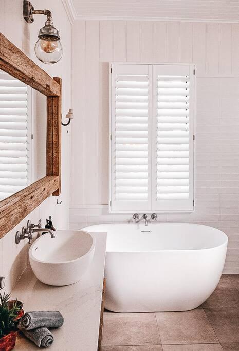 BAY PROPERTIES . Beach House Yamba - Kempsey Accommodation 2