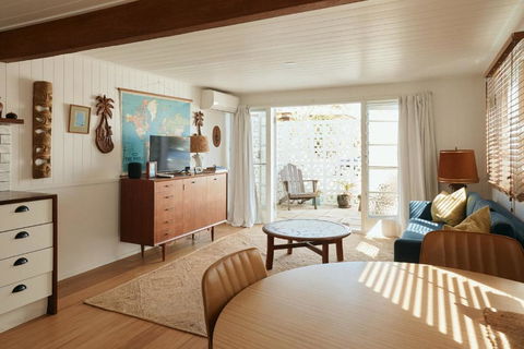 BAY PROPERTIES . The Sailors Bungalow - Kempsey Accommodation 0