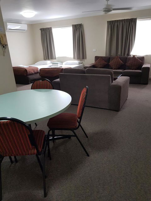 Southport Motel & Apartments - Kempsey Accommodation 11