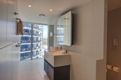 Hilton Surfers Paradise Hotel & Residences - Kempsey Accommodation 3