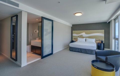 Hilton Surfers Paradise Hotel & Residences - Kempsey Accommodation 10