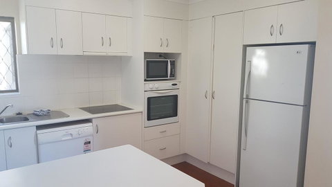 Mykonos Apartments - Kempsey Accommodation 5