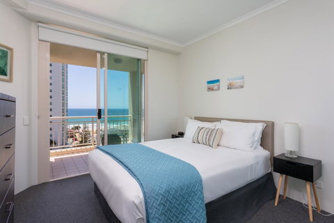 Maldives Resort Main Beach, Gold Coast - Kempsey Accommodation 20