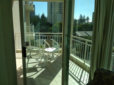 Maldives Resort Main Beach, Gold Coast - Kempsey Accommodation 37