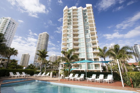 Maldives Resort Main Beach, Gold Coast - Kempsey Accommodation 0