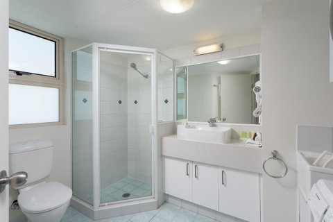 Maldives Resort Main Beach, Gold Coast - Kempsey Accommodation 22