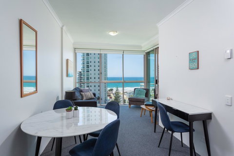 Maldives Resort Main Beach, Gold Coast - Kempsey Accommodation 21