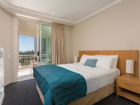 Maldives Resort Main Beach, Gold Coast - Kempsey Accommodation 6