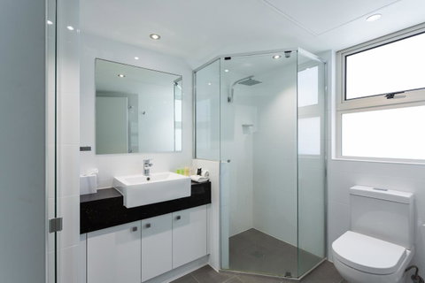 Maldives Resort Main Beach, Gold Coast - Kempsey Accommodation 13