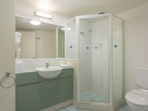 Maldives Resort Main Beach, Gold Coast - Kempsey Accommodation 1