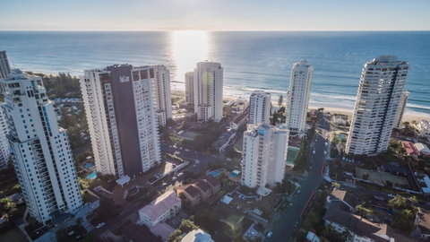 Maldives Resort Main Beach, Gold Coast - Kempsey Accommodation 38