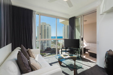 Maldives Resort Main Beach, Gold Coast - Kempsey Accommodation 18