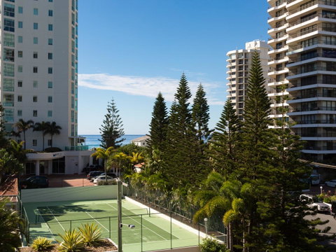 Maldives Resort Main Beach, Gold Coast - Kempsey Accommodation 28
