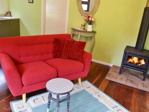 Apple Tree Cottage Montville - Kempsey Accommodation 17