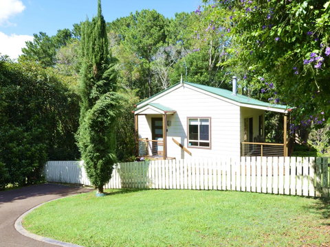 Apple Tree Cottage Montville - Kempsey Accommodation 15
