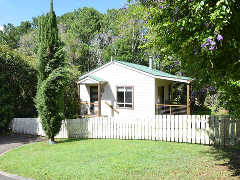 Apple Tree Cottage Montville - Kempsey Accommodation 2