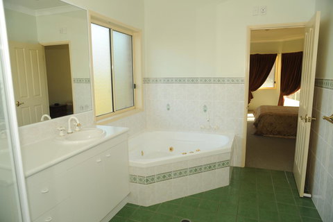 Waterfront At White Patch - Kempsey Accommodation 17