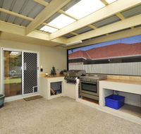 Ocean Wave - Kempsey Accommodation