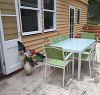 Retro Beach Flat - Kempsey Accommodation