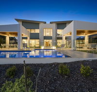 Luxury Canal Front Holiday House - Kempsey Accommodation
