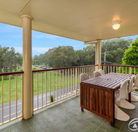 Immaculate Spacious Second Floor Unit Overlooking Pristine Parklands - Kempsey Accommodation