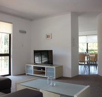 Close to Surf Beach Surf Club Hotel and Shops - Boyd St Woorim - Kempsey Accommodation