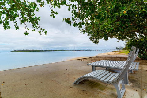 Fishing And Swimming At Your Doorstep - Sylvan Beach Esp, Bellara - Kempsey Accommodation 1