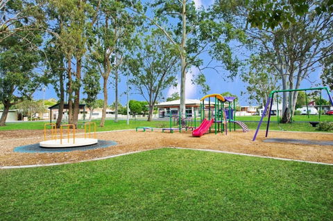 Fishing And Swimming At Your Doorstep - Sylvan Beach Esp, Bellara - Kempsey Accommodation 12
