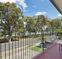 First floor unit close to shops park and waterfront - Kempsey Accommodation