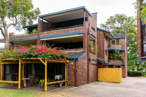 Spacious Family Unit With Incredible Views. - Kempsey Accommodation 2
