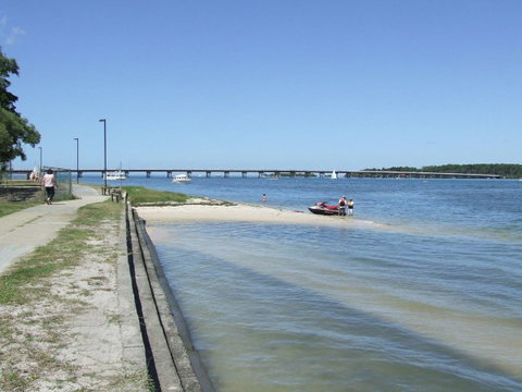 Spacious Family Unit With Incredible Views. - Kempsey Accommodation 15