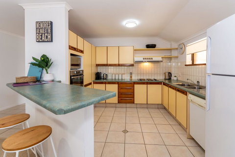 Spacious Family Unit With Incredible Views. - Kempsey Accommodation 11