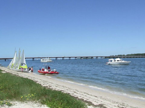 Spacious Family Unit With Incredible Views. - Kempsey Accommodation 9