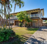 Family Holiday Haven on Boronia 100m to Beach - Kempsey Accommodation