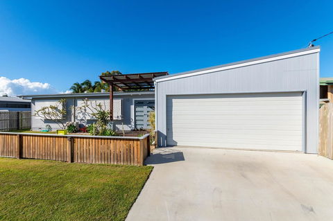 Fabulous Family Destination In Paradise Parade, Bongaree - Kempsey Accommodation 8