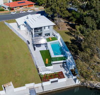 Stunning Canal Home Oh So Close To The Waterfront - Kempsey Accommodation