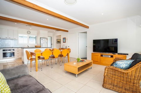 Seychelles Up - Kempsey Accommodation 17