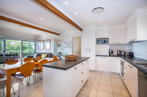 Seychelles Up - Kempsey Accommodation 13