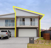 'Birubi Breezes' 2/7 Fitzroy St - Large Duplex with Air Conditioning WIFI  only 5 minute walk to the beach - Kempsey Accommodation
