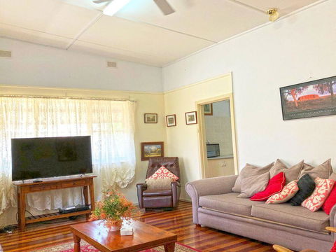 'Daves Place', 27 Rigney St - Holiday House With WIFI, Aircon & Boat Parking - Kempsey Accommodation 1