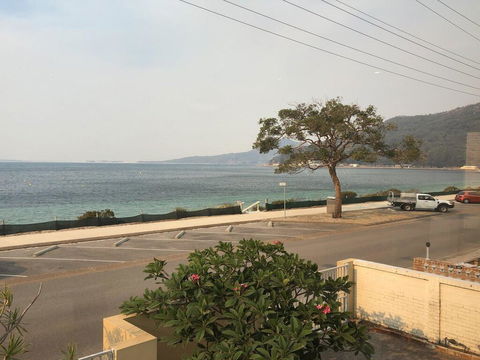 'Mooring Two Upstairs', 23 Shoal Bay Rd - Stunning Views, WIFI, Air Conditioning And Boat Parking - Kempsey Accommodation 2