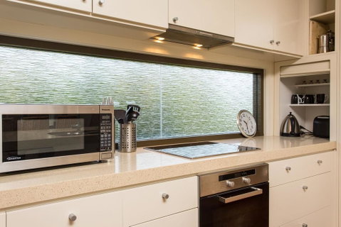 'Rolling Waves 2' On Ocean Drive - Kempsey Accommodation 3