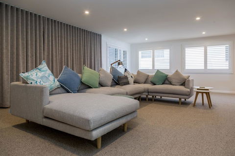 'Salt & Light' Mollymook - Kempsey Accommodation 2
