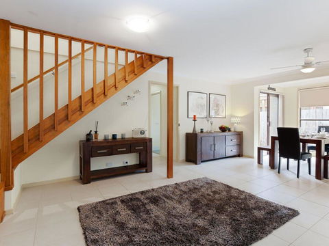 'Willows At The Bay' 111 Horace St - Large House With Aircon, WIFI And Boat Parking. - Kempsey Accommodation 3