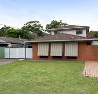 'Willows At The Bay' 111 Horace St - Large House with Aircon WIFI and Boat Parking. - Kempsey Accommodation